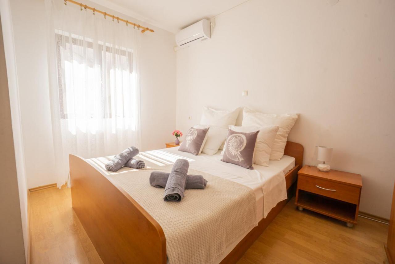 Apartment And Room Bacic Метайна Екстер'єр фото
