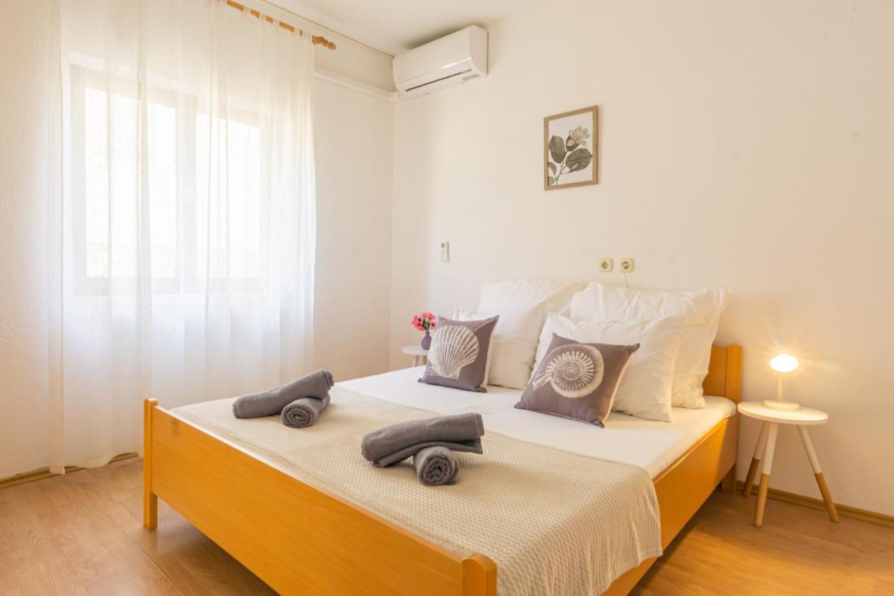Apartment And Room Bacic Метайна Екстер'єр фото