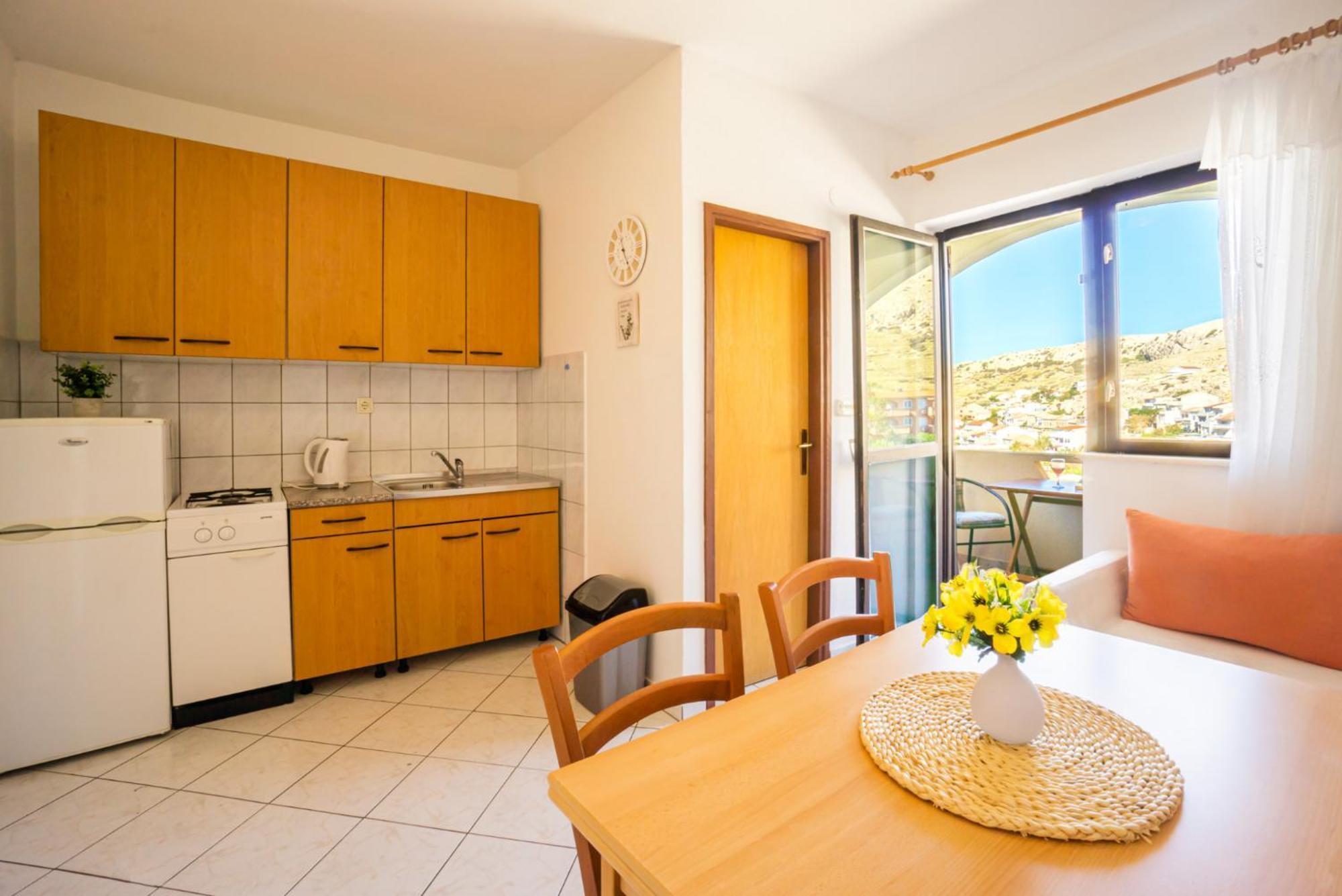 Apartment And Room Bacic Метайна Номер фото