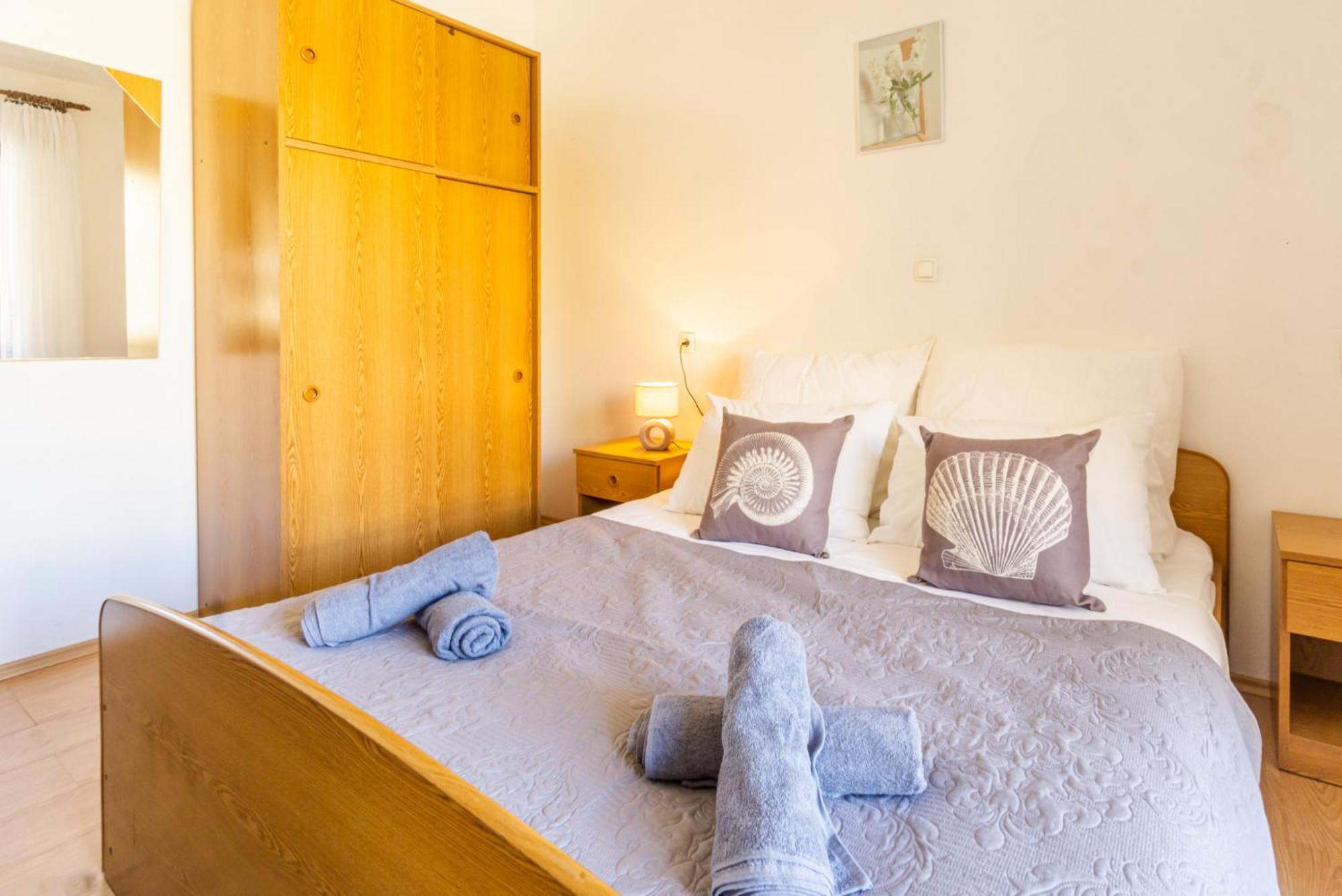 Apartment And Room Bacic Метайна Номер фото
