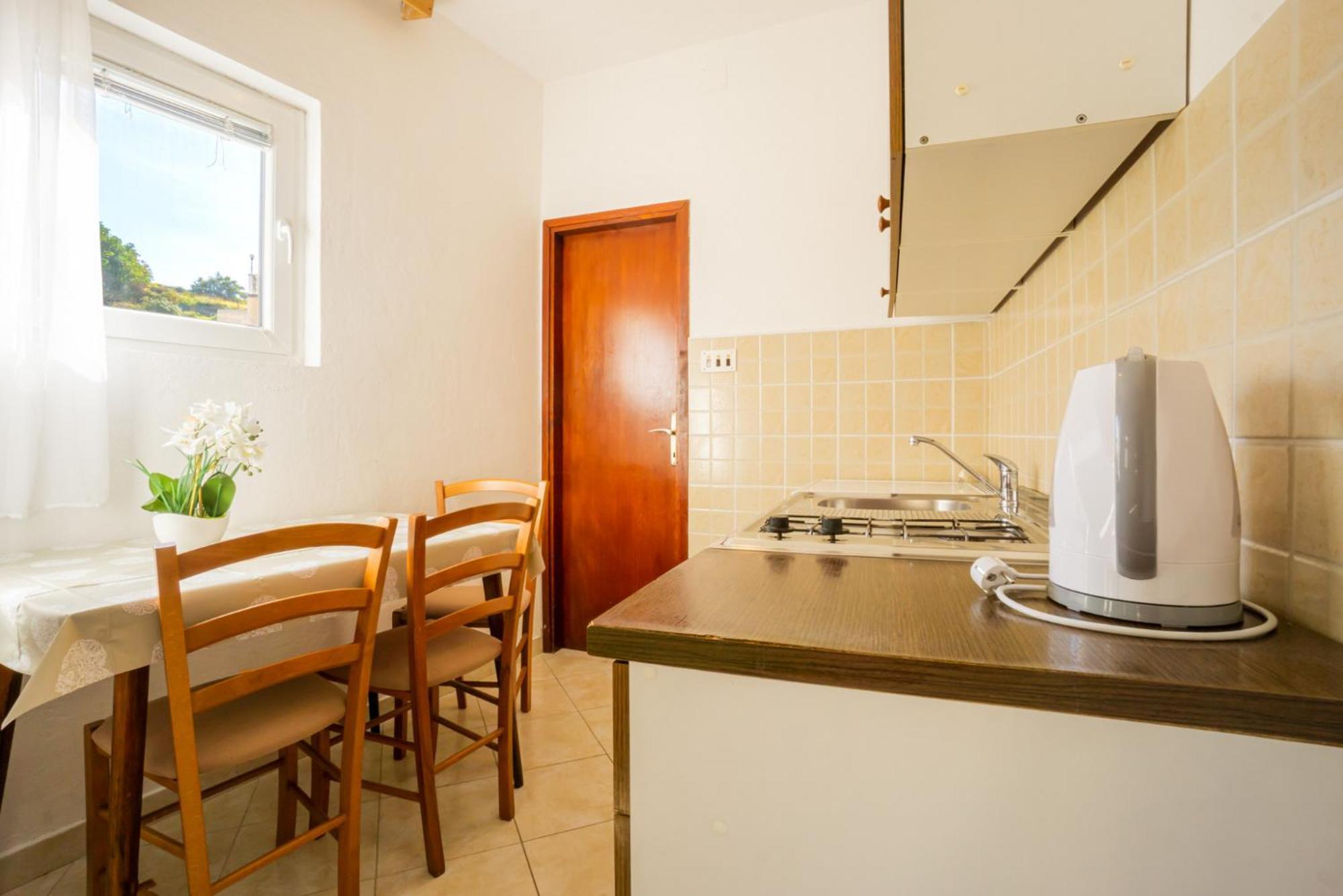 Apartment And Room Bacic Метайна Номер фото