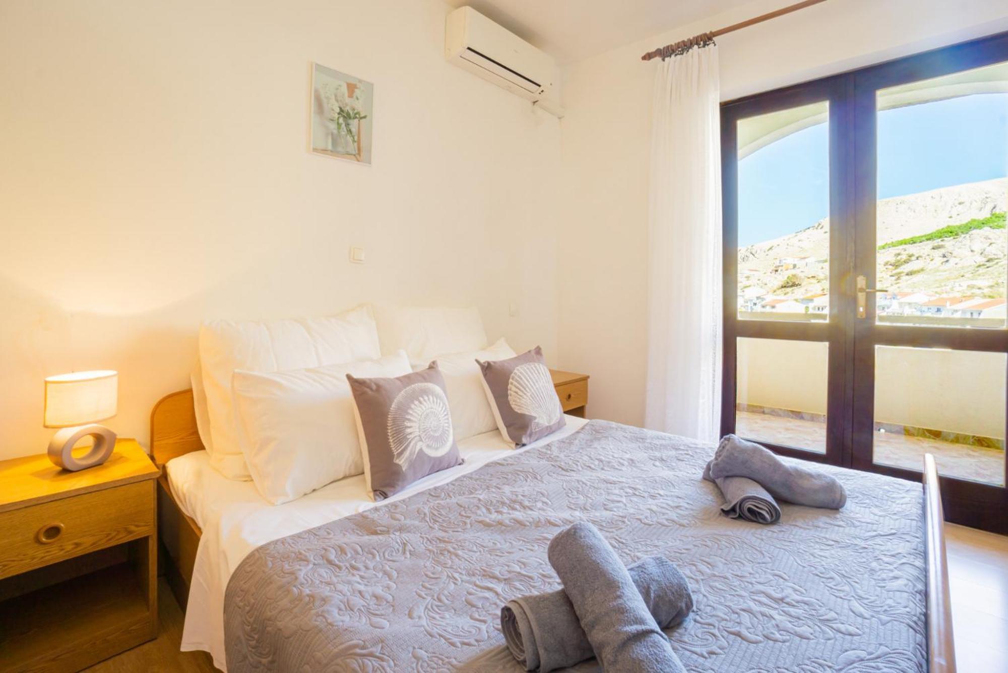 Apartment And Room Bacic Метайна Номер фото